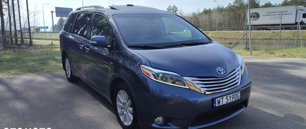 Toyota Sienna cena 114900 przebieg: 143600, rok produkcji 2015 z Kobyłka małe 211